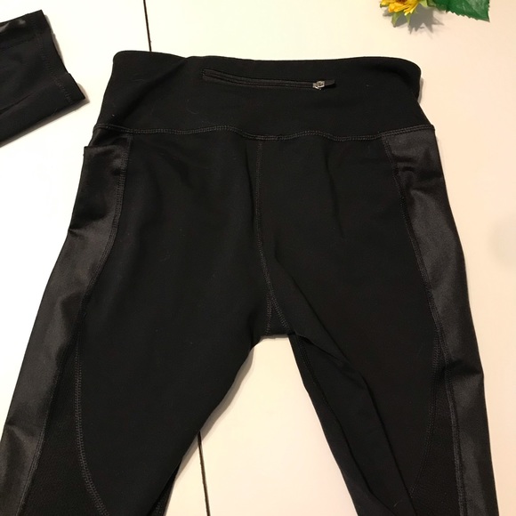 TWO Champion Black Leggings Size XS - Picture 6 of 6